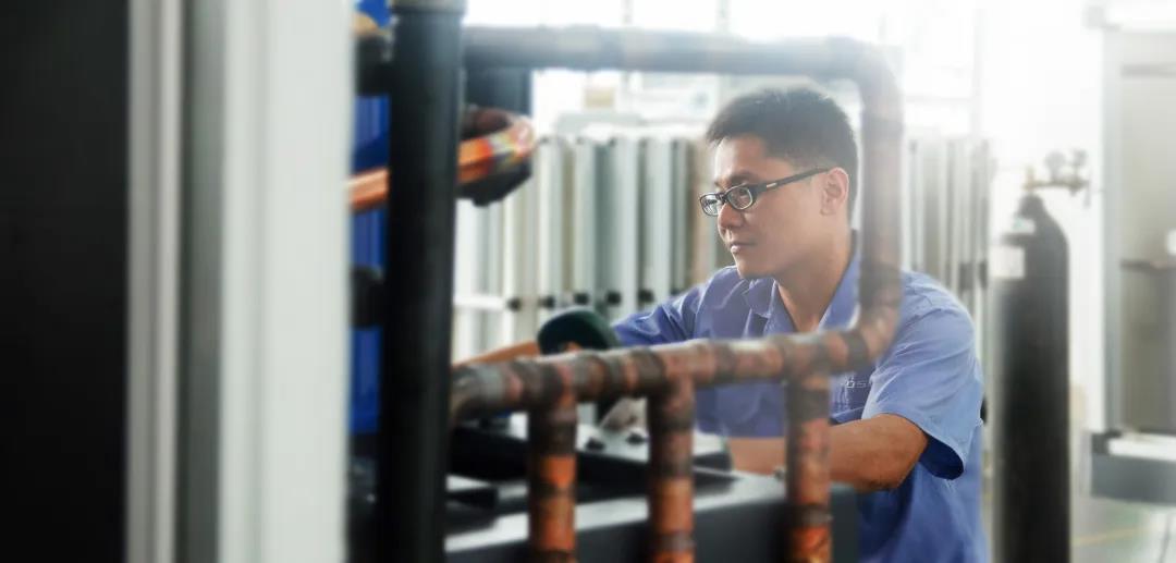 ��Ӿ��ˮ���óͷ�װ����ô����ά������������������