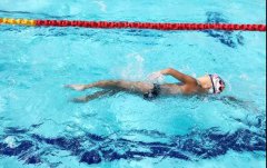 <b>��Ӿ�ص�ˮһ��ƽ����û�һ��������������</b>