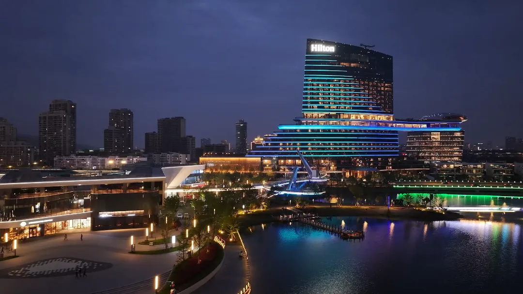 �ݳ��Ͽվ���͸������Ӿ�أ����ȫ����Ļ��ϣ����Ӯ���ˣ�